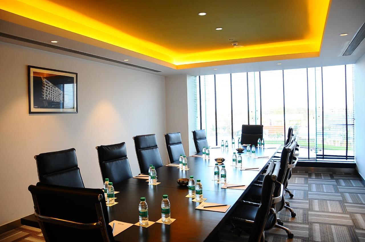 Park Inn By Radisson Gurgaon Bilaspur Manesar Eksteriør billede